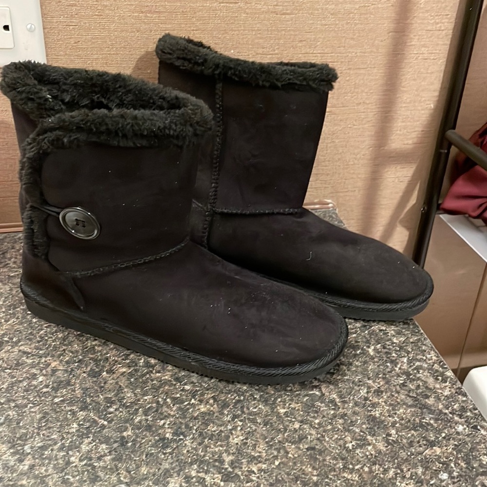 Ankle high fuzzy boots